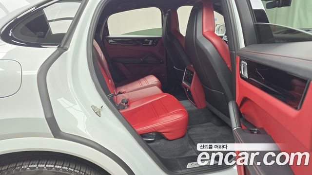 Porsche Cayenne 2020 — photo 12