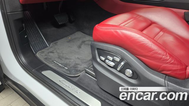 Porsche Cayenne 2020 — photo 17