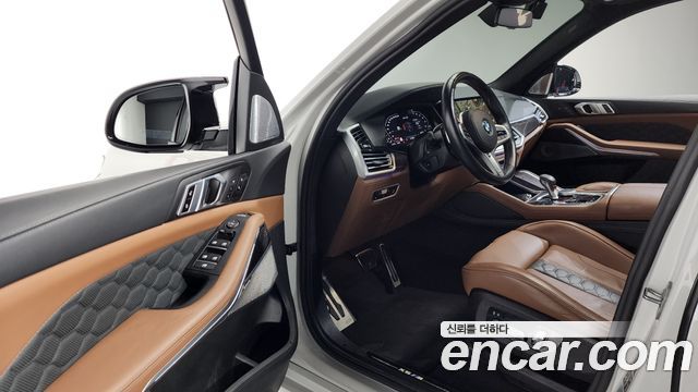 BMW X5M 2023 — photo 10