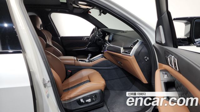 BMW X5M 2023 — photo 11