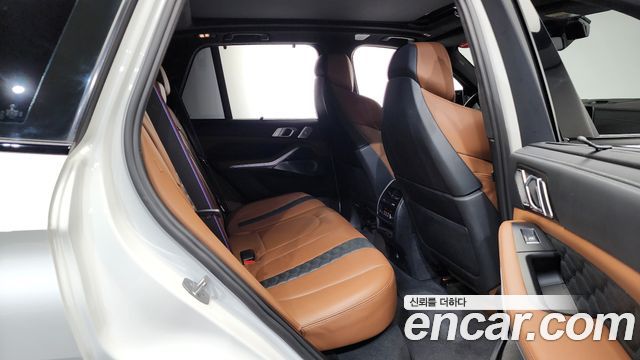 BMW X5M 2023 — photo 12