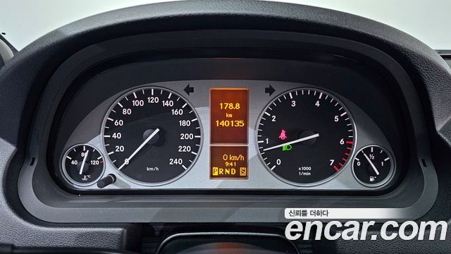 Mercedes-Benz B-Class 2009 — photo 8