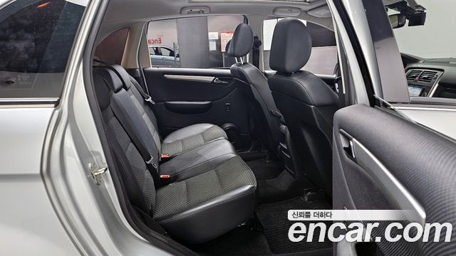 Mercedes-Benz B-Class 2009 — photo 12