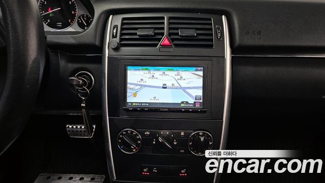 Mercedes-Benz B-Class 2009 — photo 14