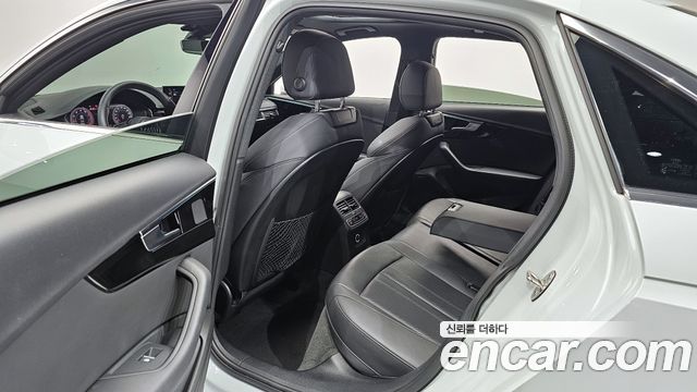 Audi A4 2020 — photo 11