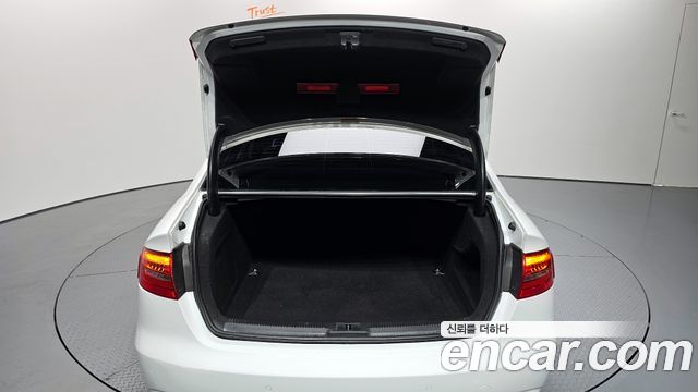 Audi A4 2014 — photo 20