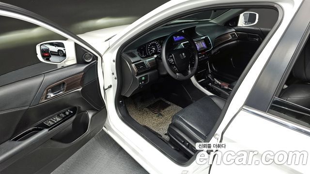 Honda Accord 2016 — photo 11
