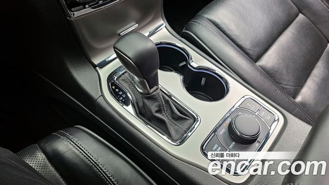 Jeep Cherokee 2019 — photo 9