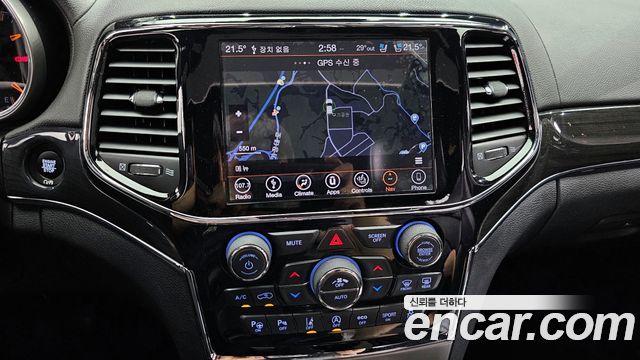 Jeep Cherokee 2019 — photo 16