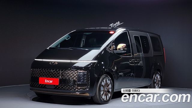 Hyundai Staria 2022 — photo 1