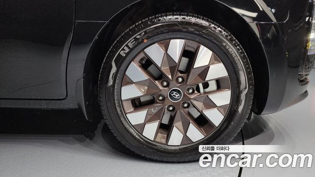 Hyundai Staria 2022 — photo 5