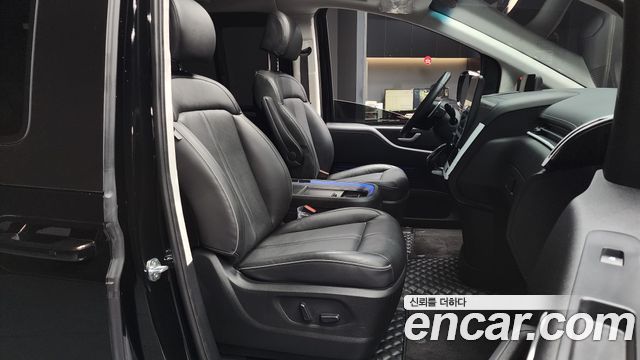 Hyundai Staria 2022 — photo 11