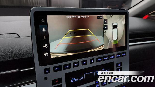 Hyundai Staria 2022 — photo 16