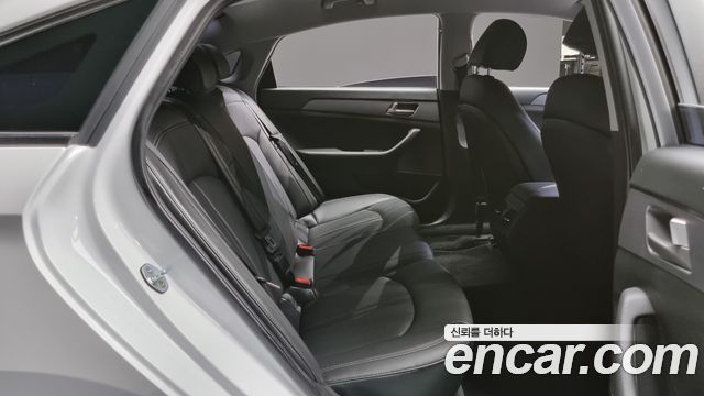 Hyundai Sonata 2019 — photo 12