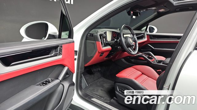 Porsche Cayenne 2024 — photo 11