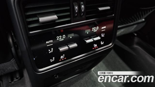 Porsche Cayenne 2024 — photo 20