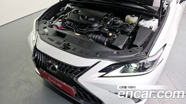 Lexus ES 2023 — photo 6