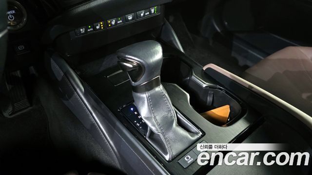 Lexus ES 2023 — photo 9