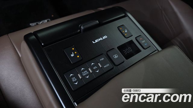 Lexus ES 2023 — photo 17