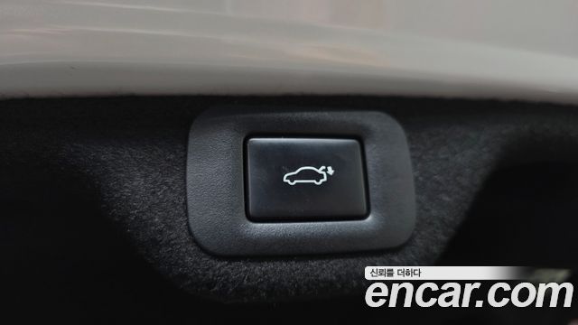 Lexus ES 2023 — photo 18