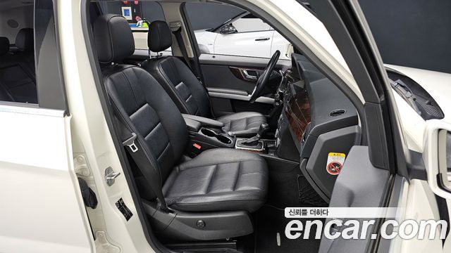 Mercedes-Benz GLK-Class 2010 — photo 10