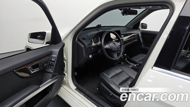 Mercedes-Benz GLK-Class 2010 — photo 11
