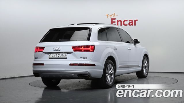 Audi Q7 2019 — photo 2