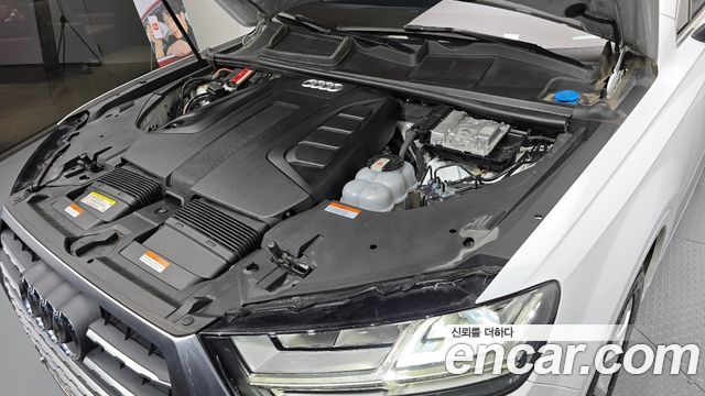 Audi Q7 2019 — photo 6
