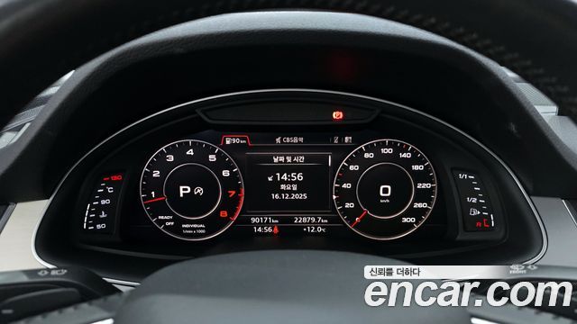 Audi Q7 2019 — photo 8