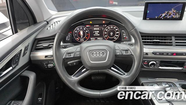 Audi Q7 2019 — photo 13
