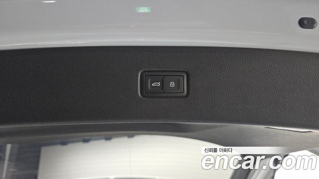Audi Q7 2019 — photo 20