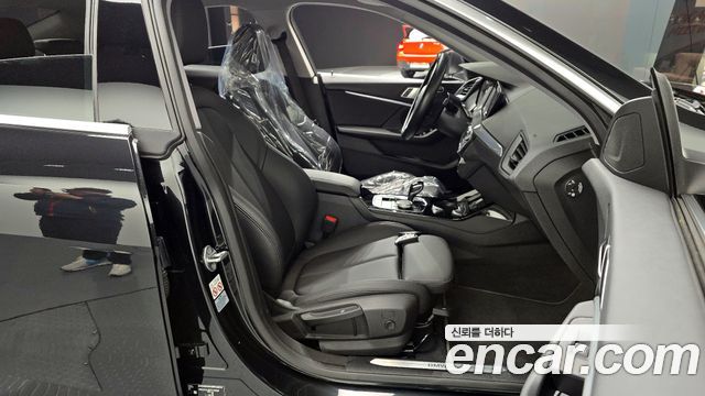 BMW 2-Series 2023 — photo 11