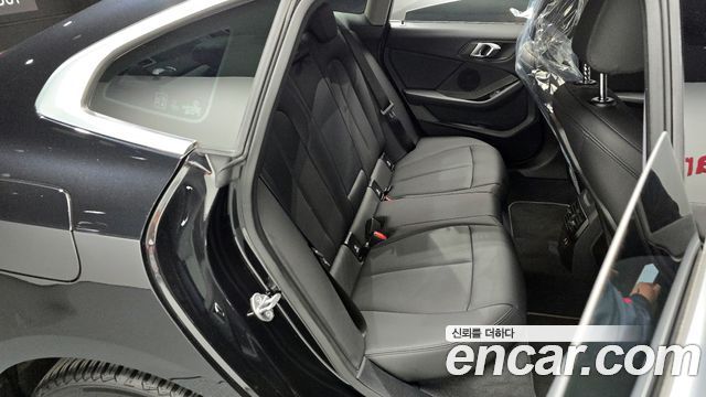 BMW 2-Series 2023 — photo 12