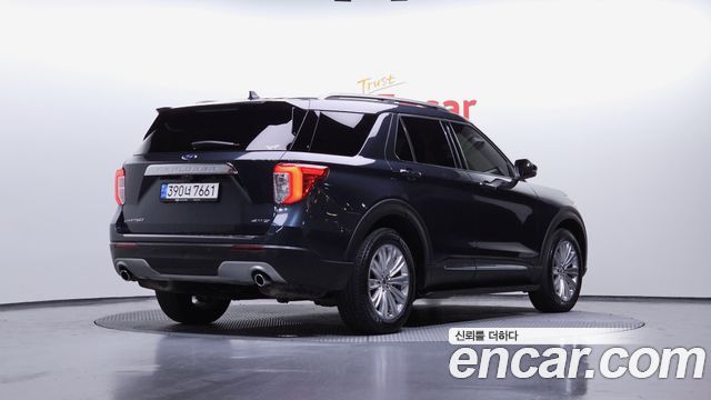 Ford Explorer 2022 — photo 2