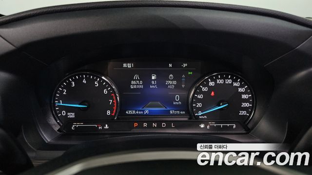 Ford Explorer 2022 — photo 8