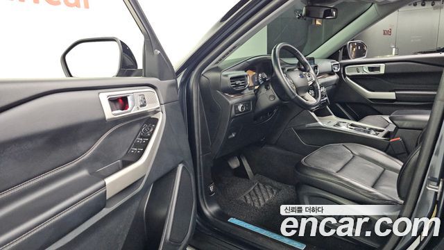 Ford Explorer 2022 — photo 10