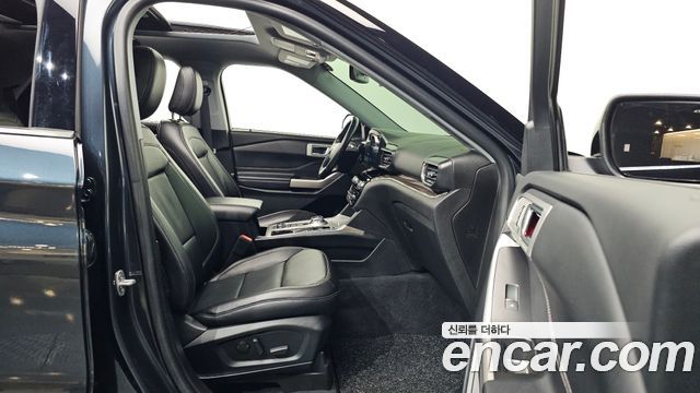 Ford Explorer 2022 — photo 11