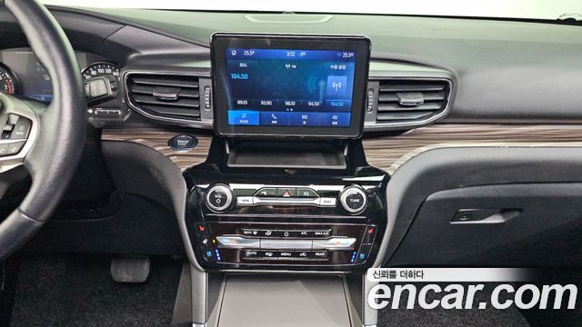 Ford Explorer 2022 — photo 14