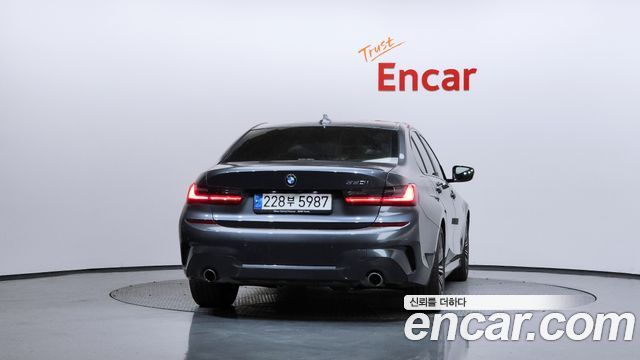 BMW 3-Series 2021 — photo 4