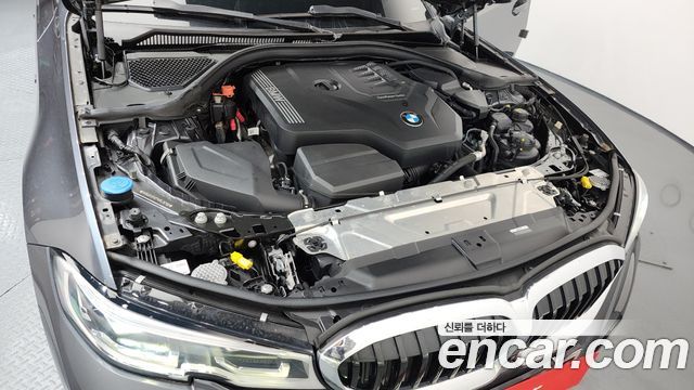 BMW 3-Series 2021 — photo 6
