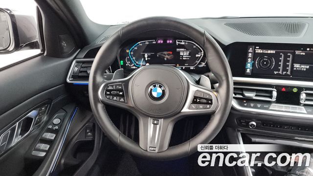 BMW 3-Series 2021 — photo 13