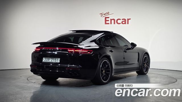 Porsche Panamera 2019 — photo 2