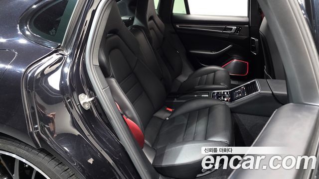 Porsche Panamera 2019 — photo 11