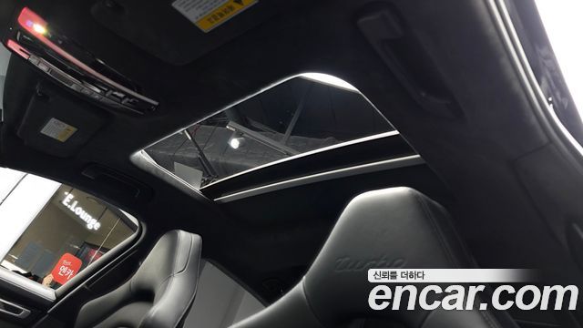 Porsche Panamera 2019 — photo 18