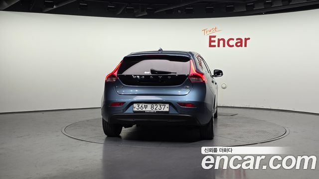 Volvo V40 2014 — photo 4