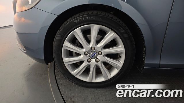 Volvo V40 2014 — photo 5