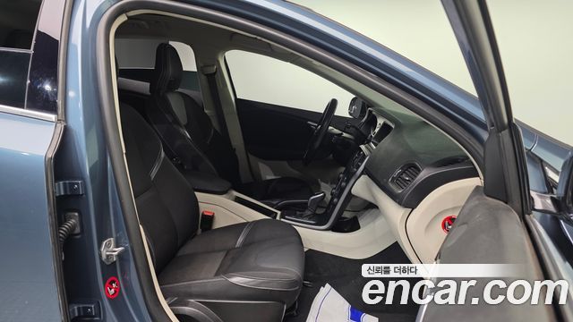 Volvo V40 2014 — photo 10