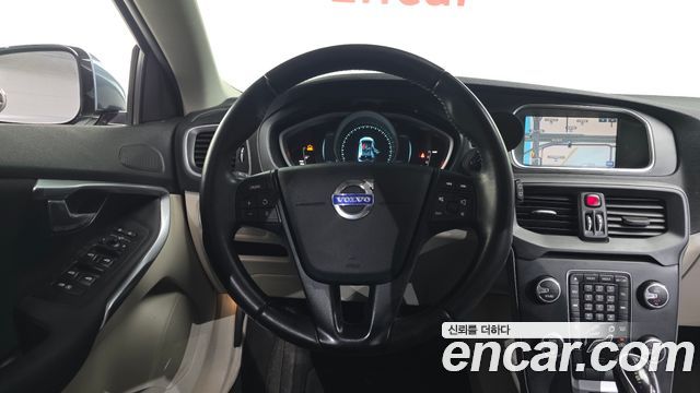 Volvo V40 2014 — photo 13