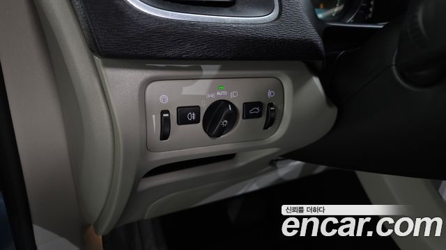 Volvo V40 2014 — photo 18