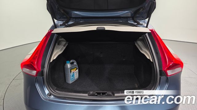 Volvo V40 2014 — photo 20